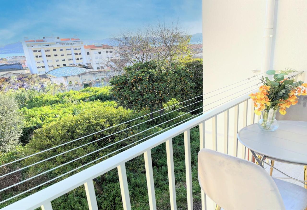 Apartment Ajuda Tagus River View Lisbon Luaran gambar